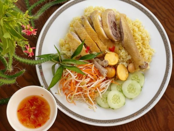 Cơm gà Phú Yên - Đặc sản "đất Phú" ngon quên lối về