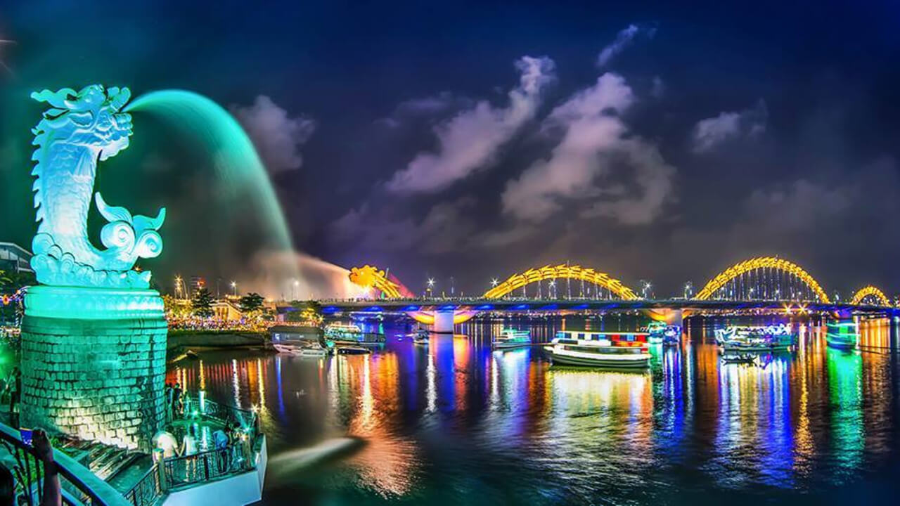 Chiêm ngưỡng vẻ đẹp của cầu Rồng Đà Nẵng khi về đêm