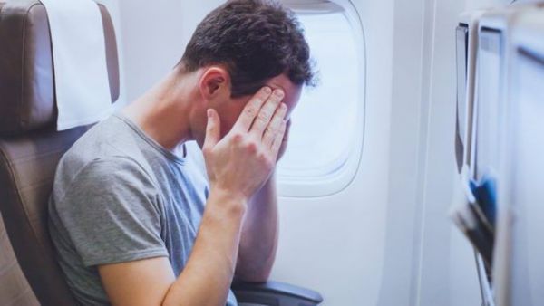 Đi máy bay có bị say không?