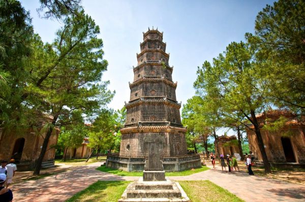 Chùa Thiên Mụ - Ngôi chùa cổ 400 năm tuổi ở xứ Huế
