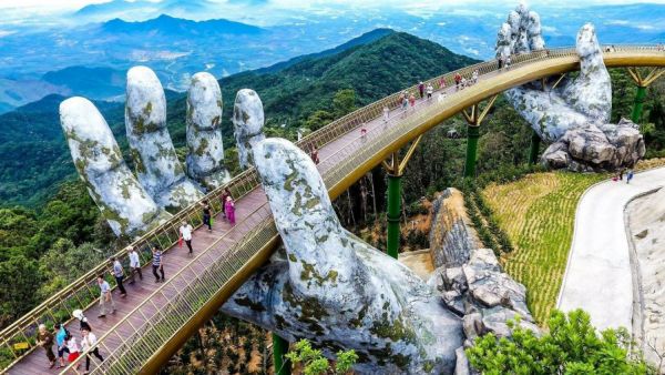Cầu Vàng Đà Nẵng được vinh danh "kỳ quan mới của thế giới"