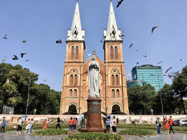 Khám phá vẻ đẹp của nhà thờ Đức Bà Sài Gòn