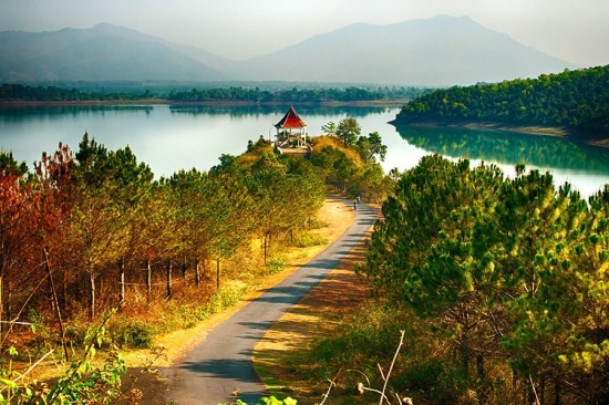 Biển Hồ T'Nưng - Đôi mắt Pleiku đẹp mơ màng