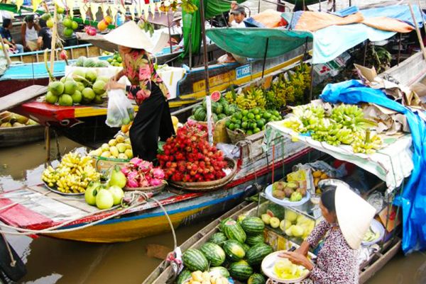 Chợ nổi Cà Mau - Nét văn hoá đặc sắc vùng sông nước
