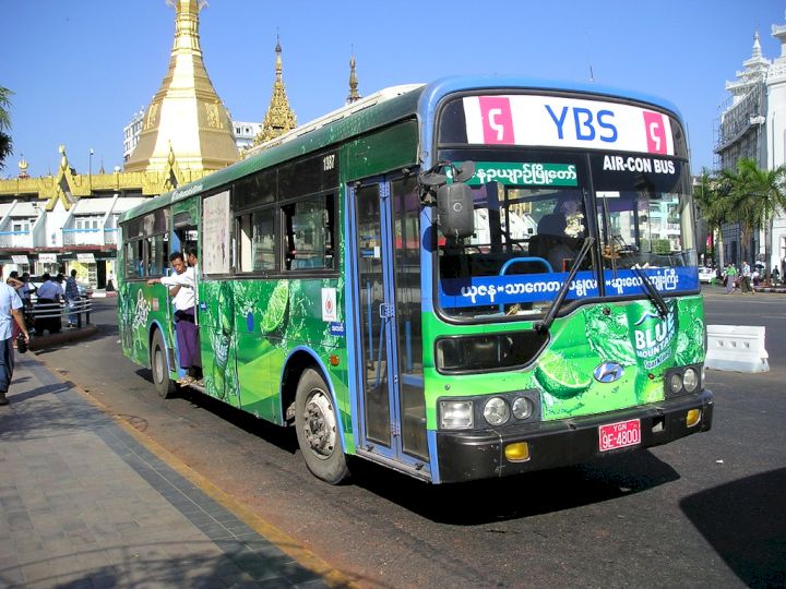 Xe bus: phương tiện di chuyển phổ biến tại Myanmar
