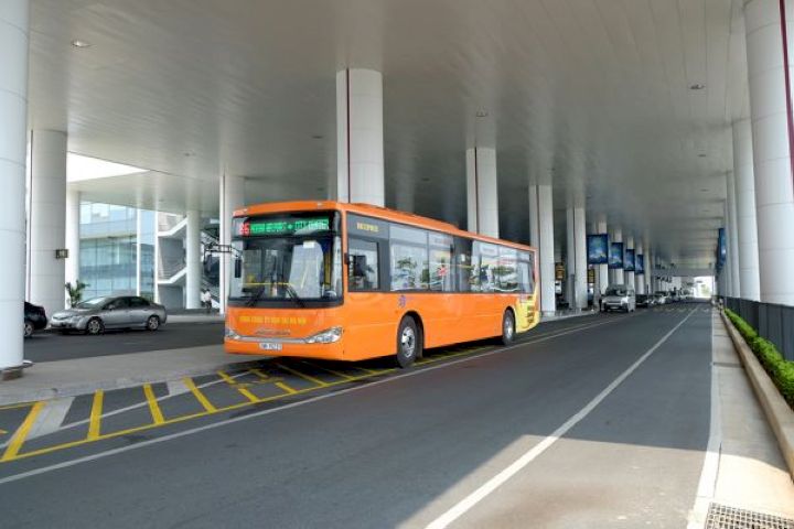 Xe bus sân bay Cát Bi di chuyển từ sân bay về trung tâm thành phố 